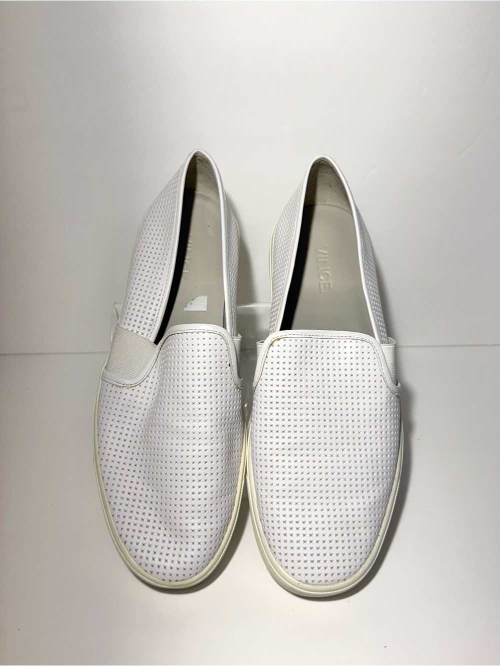 😍Vince Women’s White Perforated Slip-On Loafers size 7.5